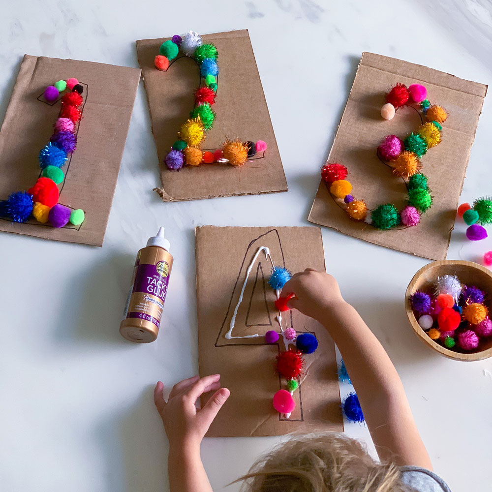 Number shapes 1–6 with die